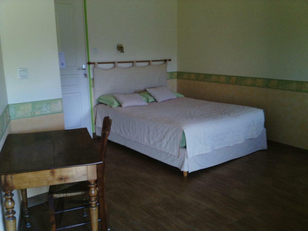 La Roche Bed & Breakfast Saint-Etienne-en-Cogles ภายนอก รูปภาพ