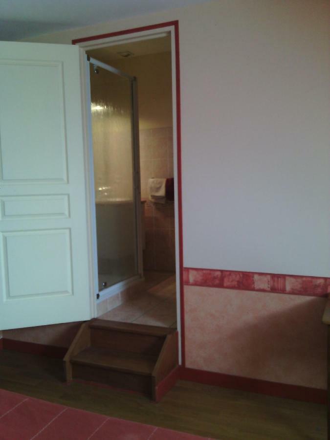 La Roche Bed & Breakfast Saint-Etienne-en-Cogles ภายนอก รูปภาพ