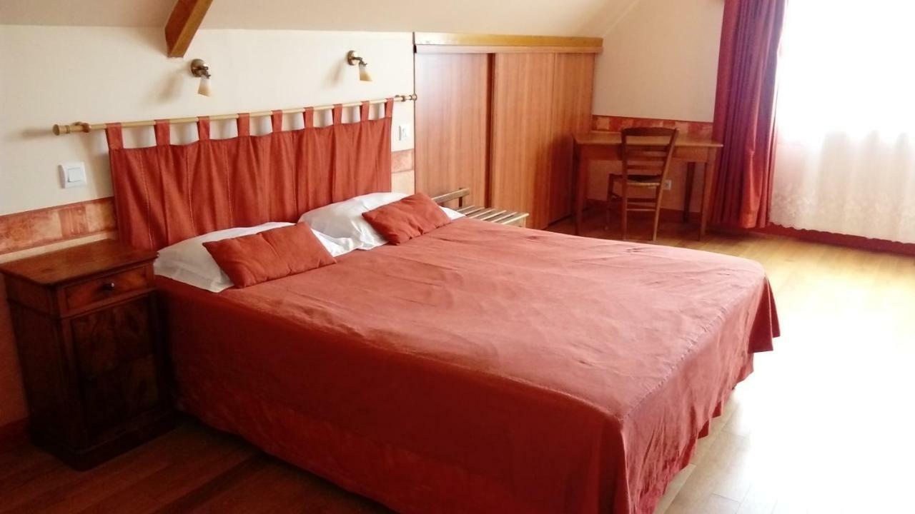 La Roche Bed & Breakfast Saint-Etienne-en-Cogles ภายนอก รูปภาพ