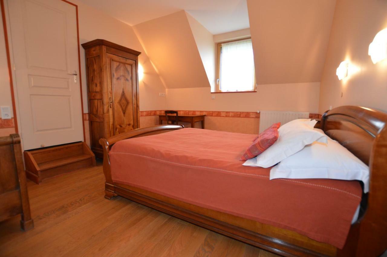 La Roche Bed & Breakfast Saint-Etienne-en-Cogles ภายนอก รูปภาพ
