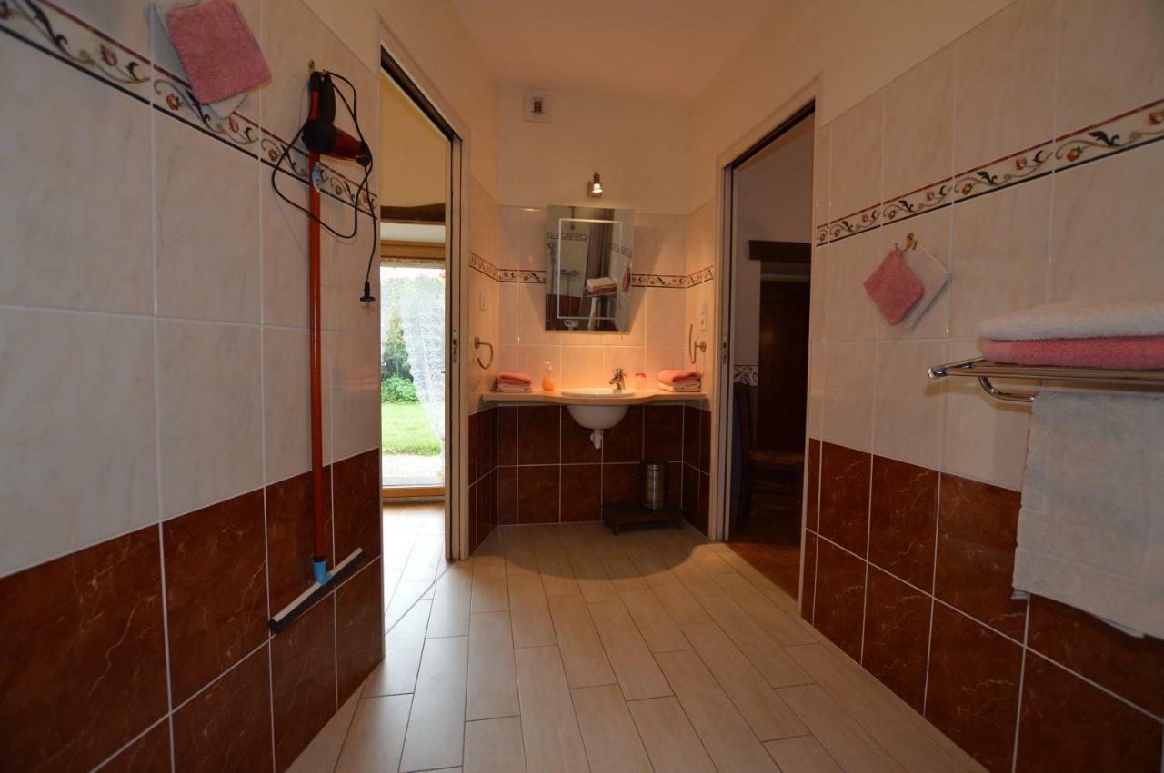 La Roche Bed & Breakfast Saint-Etienne-en-Cogles ภายนอก รูปภาพ
