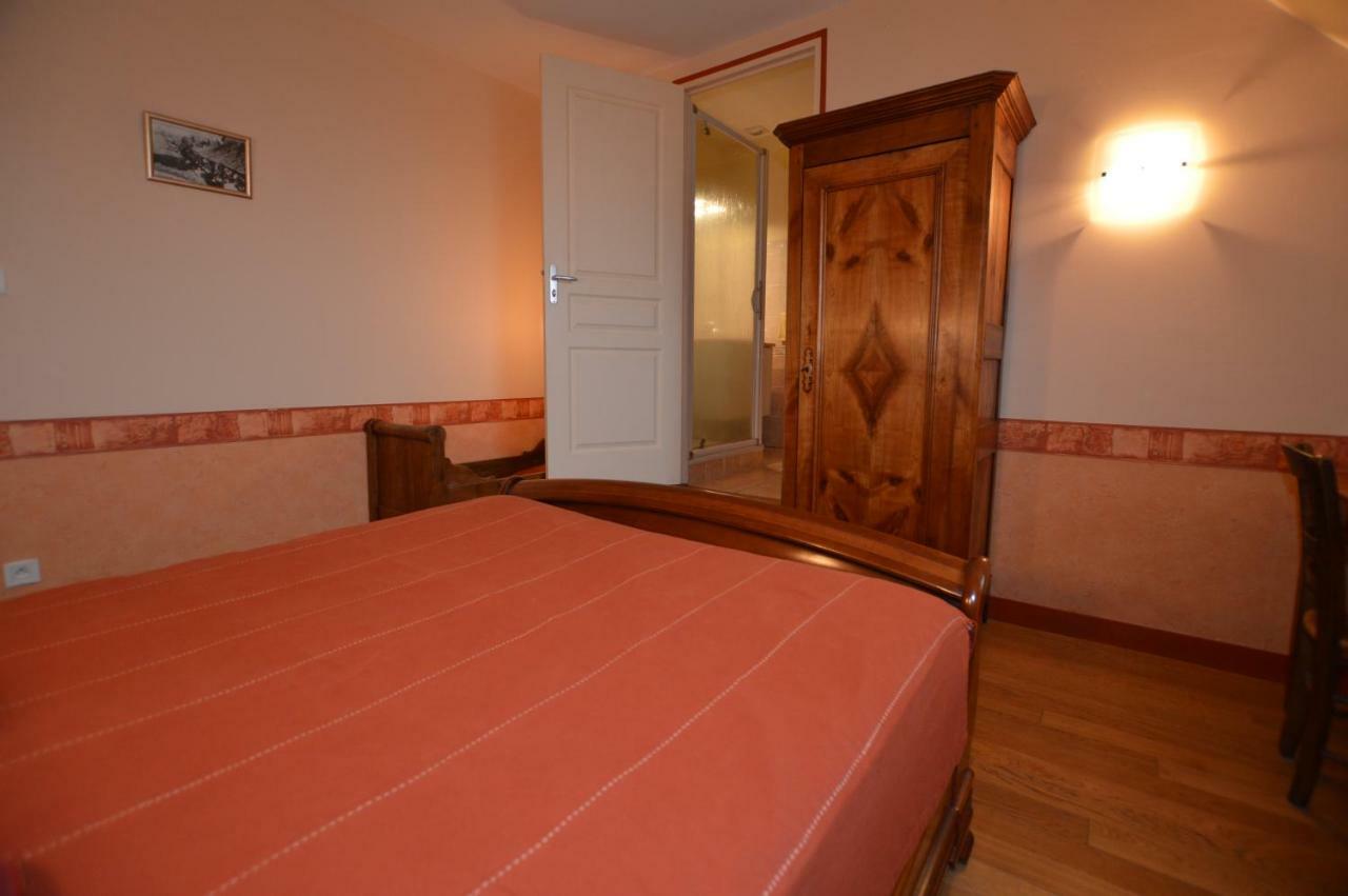 La Roche Bed & Breakfast Saint-Etienne-en-Cogles ภายนอก รูปภาพ