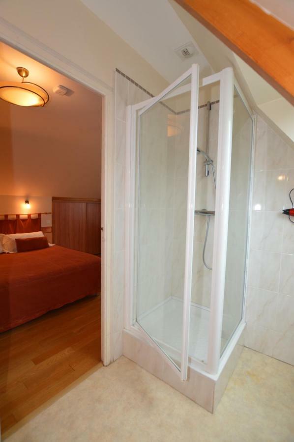 La Roche Bed & Breakfast Saint-Etienne-en-Cogles ภายนอก รูปภาพ